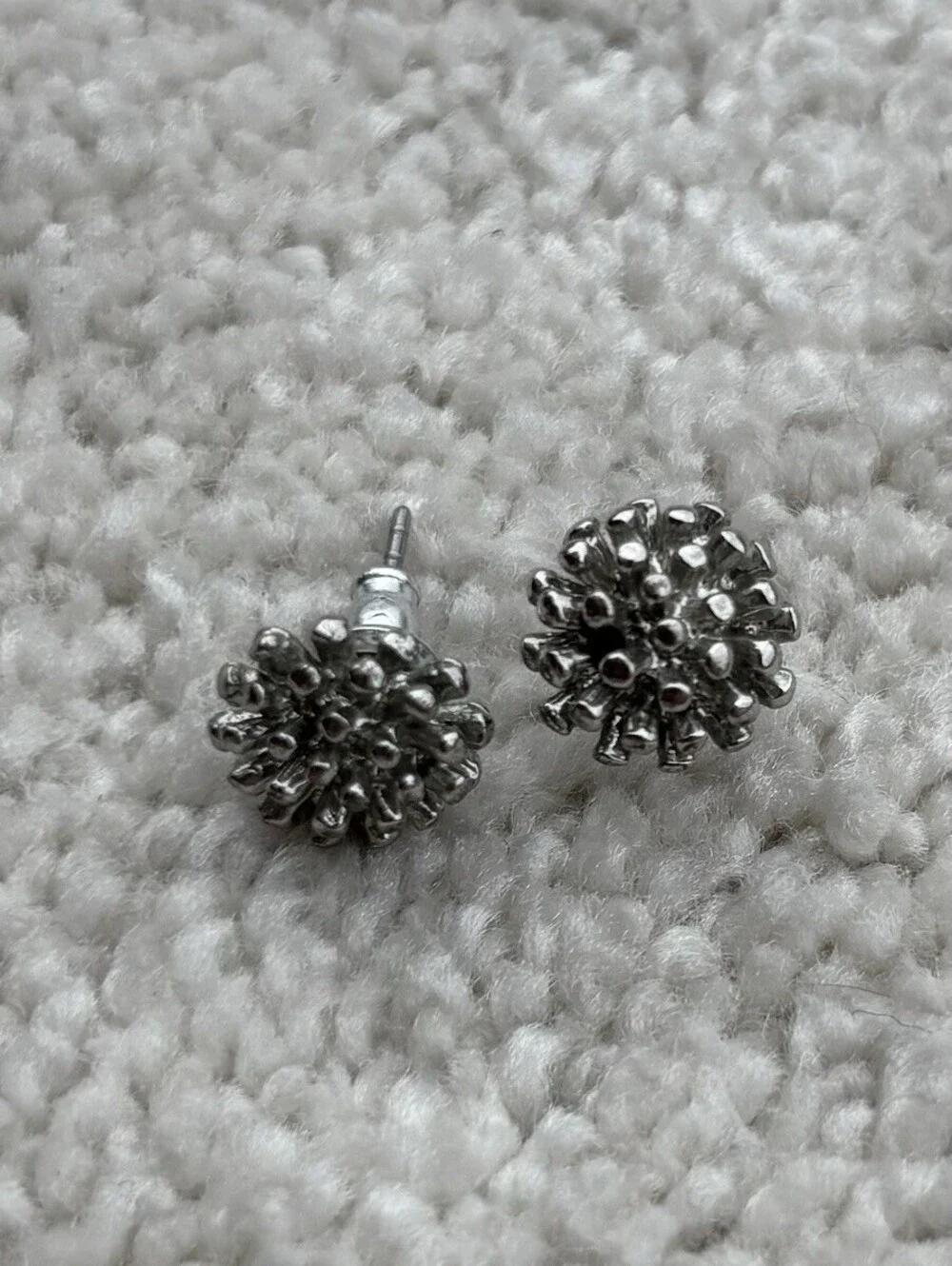 Metal Starburst Stud Earrings